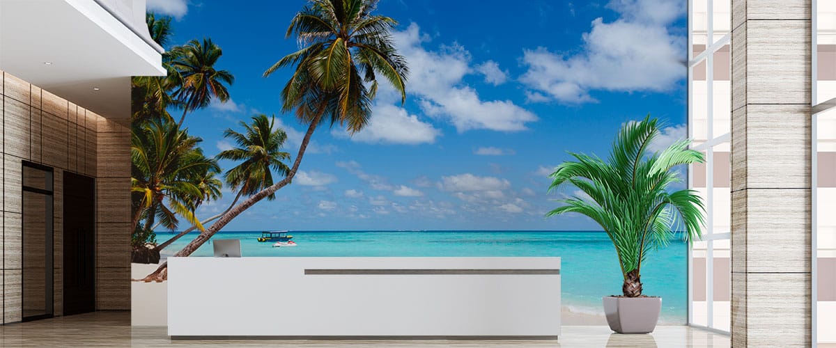 Renovando espacios en hotelería y turismo sin grandes remodelaciones con vinilos, foto murales y cuadros decorativos Arkanta