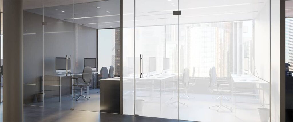 Vinilos frosted para oficinas, vinilos esmerilados para empresas