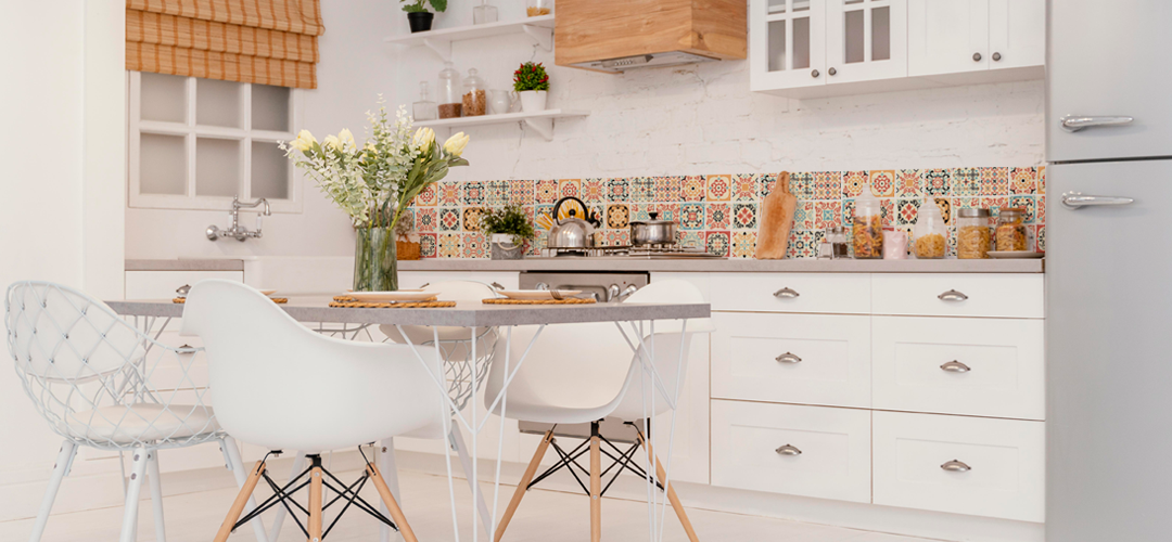 30 Cocinas Pequeñas y Modernas que aprovechan todo el espacio